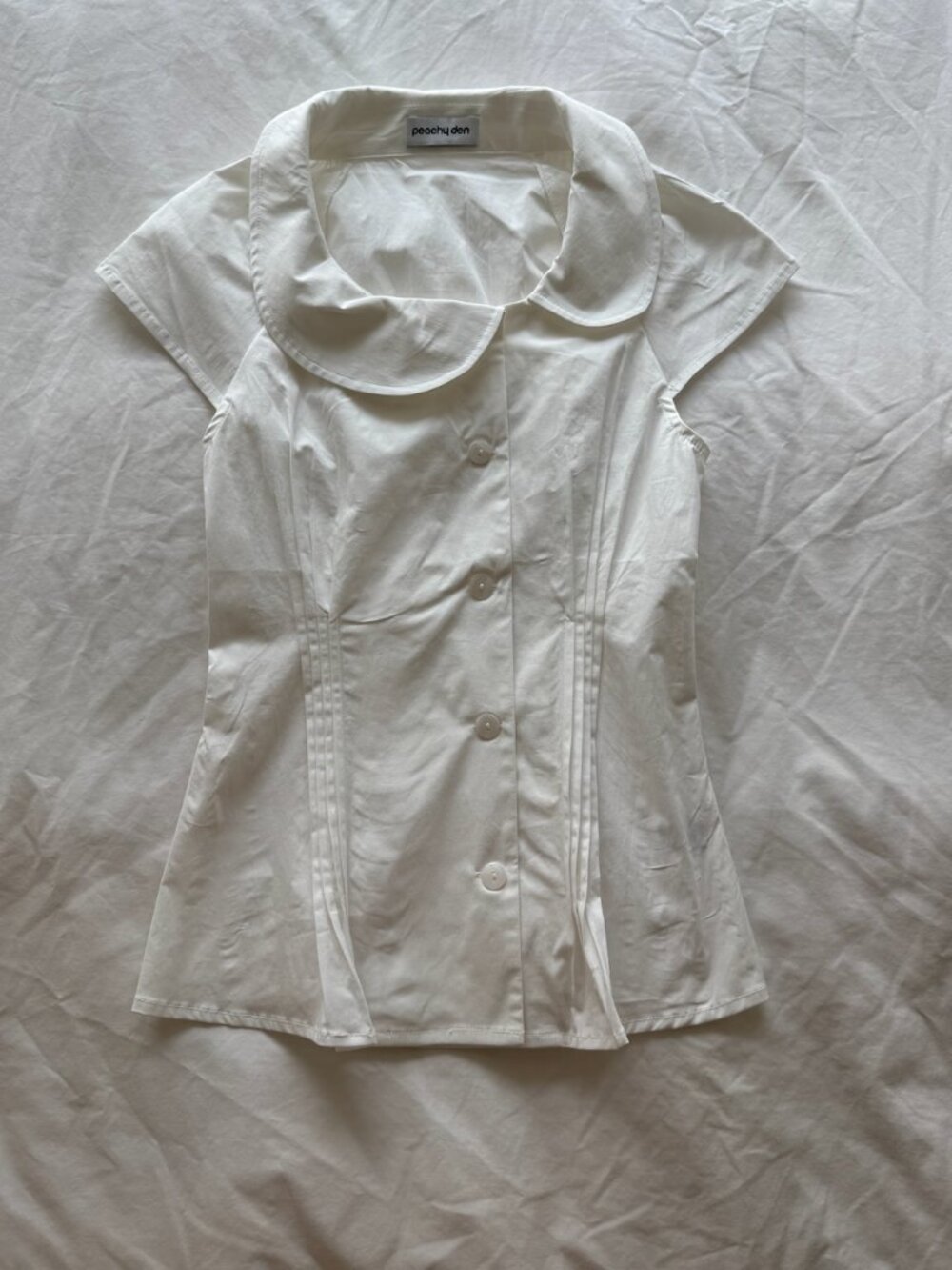 Peachy den white button-up shirt with Peter Pan collar